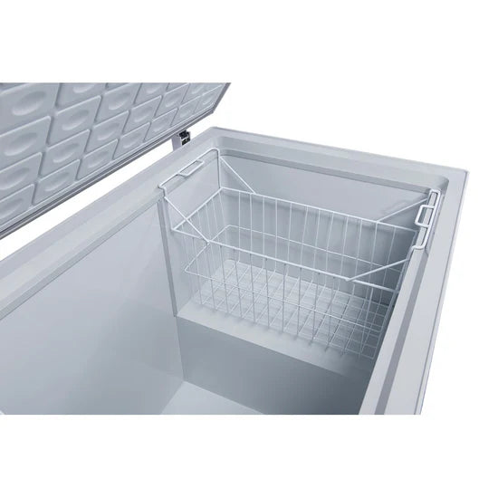 Dukers BD/BG-420 49.38" W White Coated Steel Exterior Manual Defrost Chest Freezer
