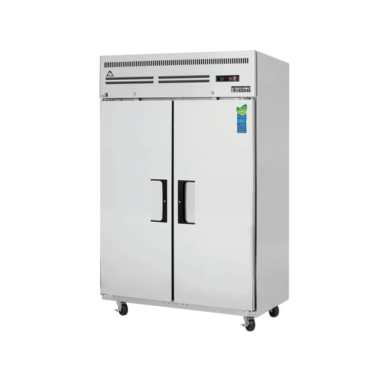 Everest Refrigeration ESR2 49.63" W Two-Section Reach In Refrigerator - 115 Volts